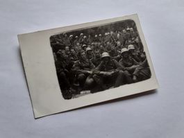 MILITAER - s`GROSSE WAARTE mit und ohni SCHTAHLHELM